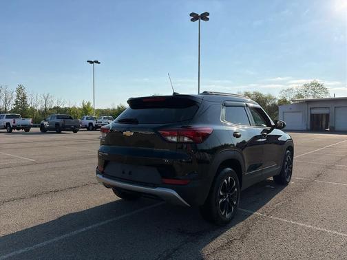 Mosaic Black Metallic 2023 Chevrolet Trailblazer LT