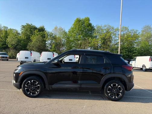 Mosaic Black Metallic 2023 Chevrolet Trailblazer LT