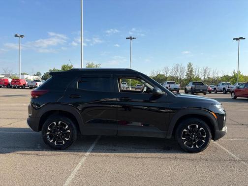 Mosaic Black Metallic 2023 Chevrolet Trailblazer LT