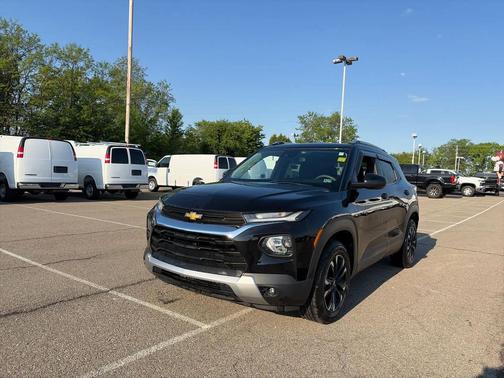 Mosaic Black Metallic 2023 Chevrolet Trailblazer LT