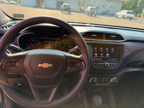Mosaic Black Metallic 2023 Chevrolet Trailblazer LT