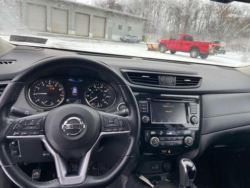 2020 Nissan Rogue SV