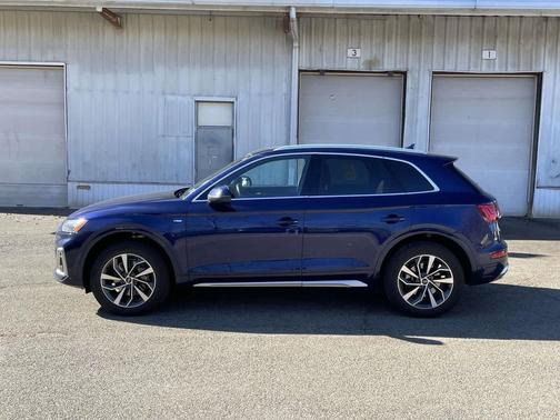 2022 Audi Q5 45 S line Premium Plus