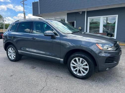 Gray 2013 Volkswagen Touareg VR6 Sport