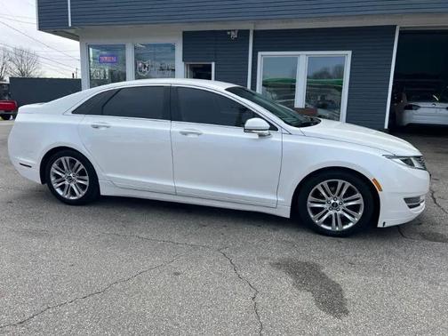 White Platinum Metallic Tri-Coat 2015 Lincoln MKZ Base