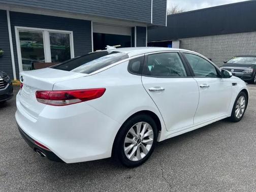 Snow White Pearl 2017 Kia Optima LX