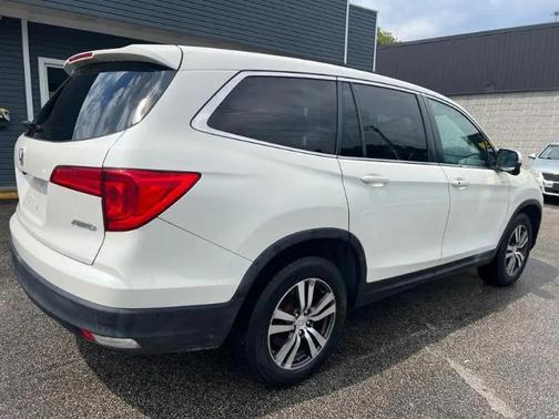 White Diamond Pearl 2016 Honda Pilot EX