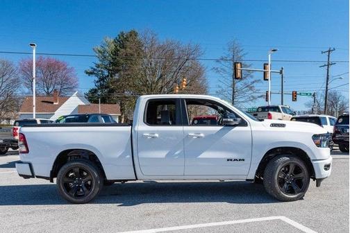 Photo 2 of 29 of 2022 RAM 1500 Big Horn