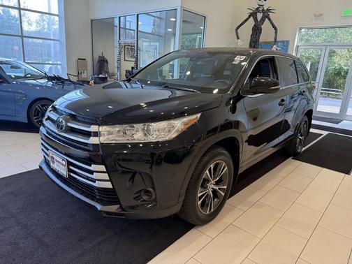2019 Toyota Highlander LE