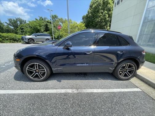 2021 Porsche Macan Base