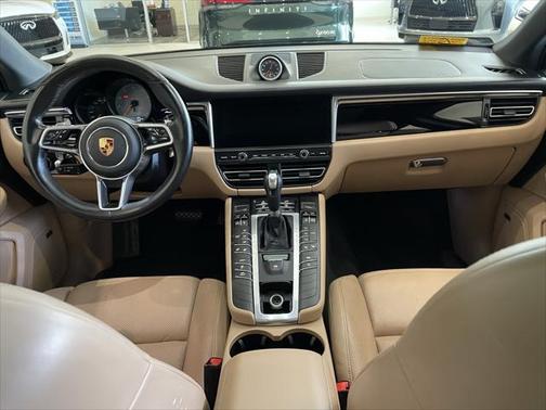 2021 Porsche Macan Base