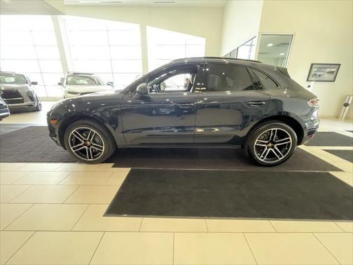 2021 Porsche Macan Base