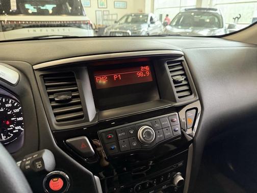 2013 Nissan Pathfinder S