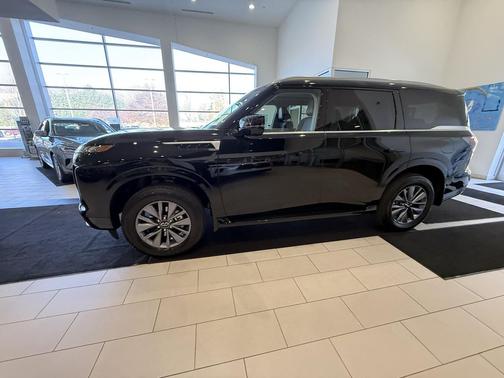 2026 INFINITI QX80 PURE AWD