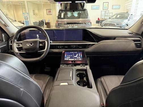 2025 INFINITI QX80 SENSORY AWD