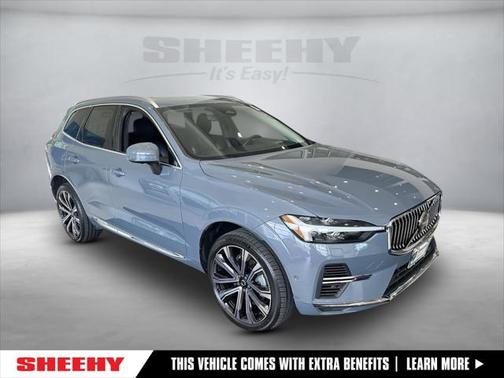 2023 Volvo XC60 Recharge Plug-In Hybrid T8 Ultimate Bright Theme