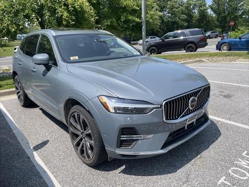 2023 Volvo XC60 Recharge Plug-In Hybrid T8 Ultimate Bright Theme