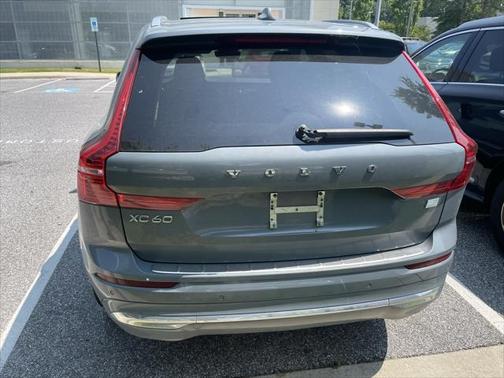 2023 Volvo XC60 Recharge Plug-In Hybrid T8 Ultimate Bright Theme