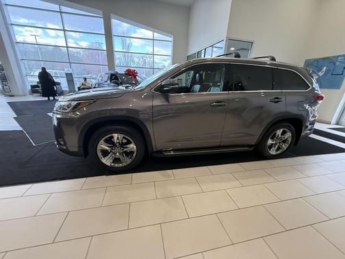2018 Toyota Highlander Limited Platinum