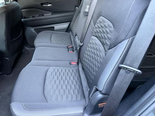 2022 Nissan Pathfinder S 4WD