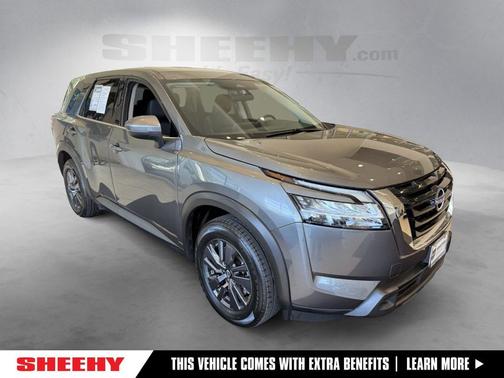 2022 Nissan Pathfinder S 4WD