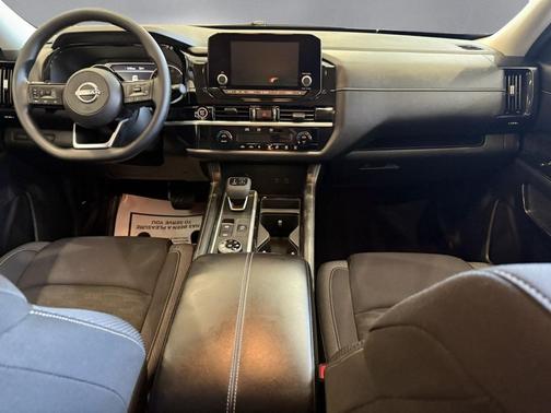 2022 Nissan Pathfinder S 4WD