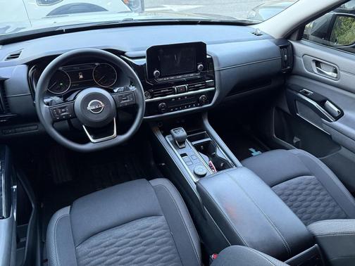 2022 Nissan Pathfinder S 4WD