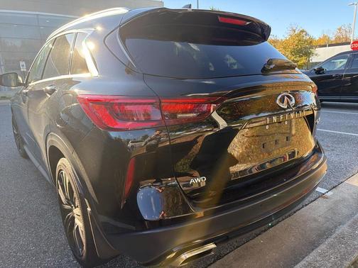 2022 INFINITI QX50 LUXE AWD