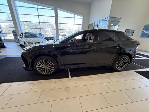2023 Lexus RZ 450e Luxury