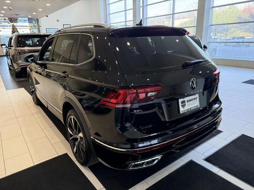2024 Volkswagen Tiguan 2.0T SEL R-Line 4MOTION