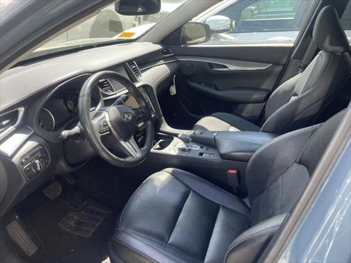 2022 INFINITI QX50 LUXE AWD