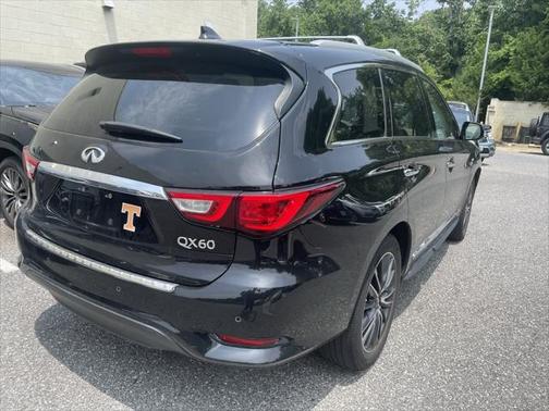 2017 INFINITI QX60 Base