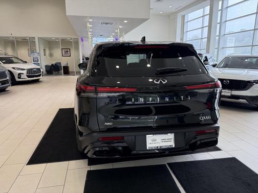 2022 INFINITI QX60 Pure