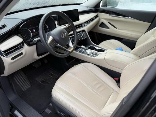 2022 INFINITI QX60 Pure