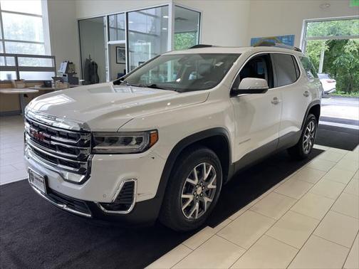 2023 GMC Acadia AWD SLT