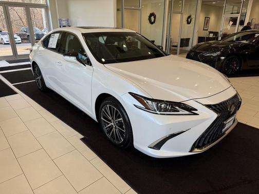 2022 Lexus ES 350 Base