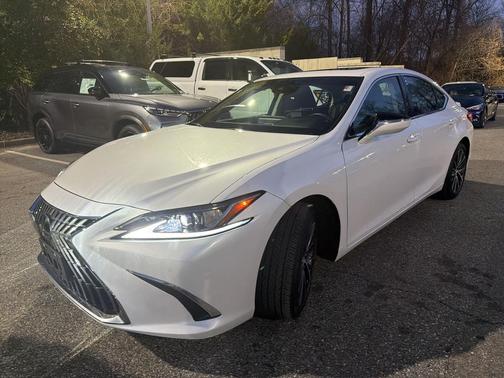 2022 Lexus ES 350 Base