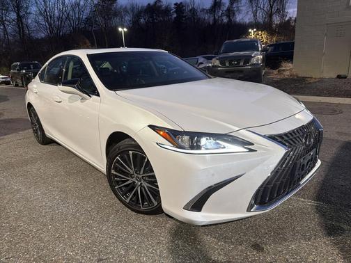 2022 Lexus ES 350 Base