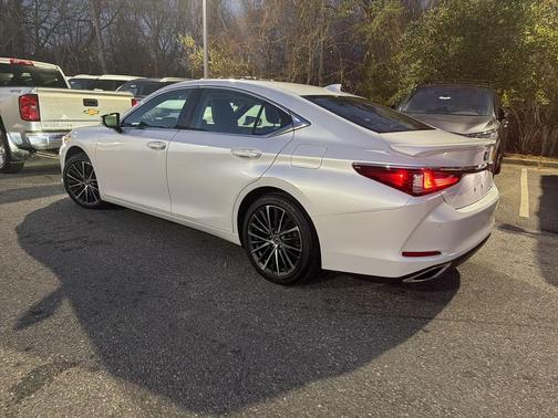 2022 Lexus ES 350 Base