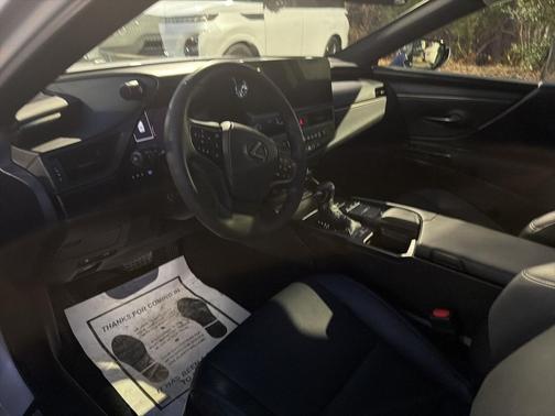 2022 Lexus ES 350 Base