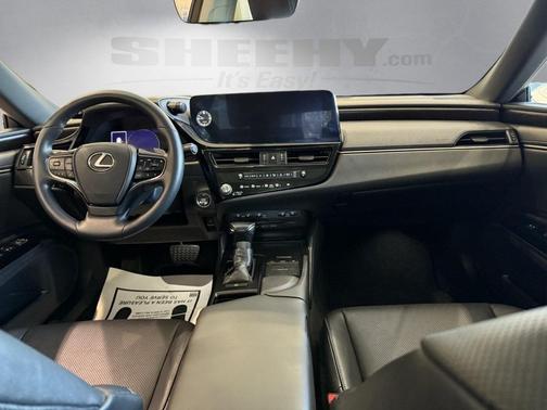 2022 Lexus ES 350 Base