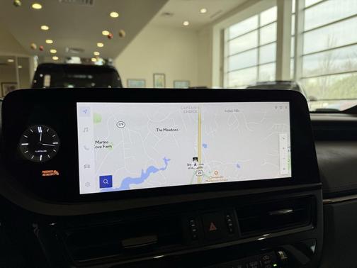 2024 Lexus ES 300h Luxury