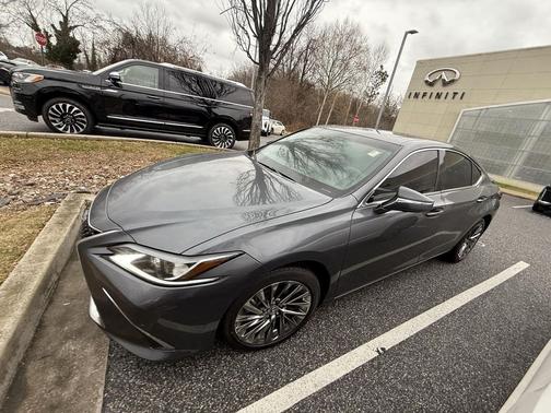 2024 Lexus ES 300h Luxury