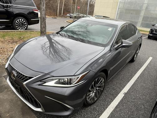 2024 Lexus ES 300h Luxury