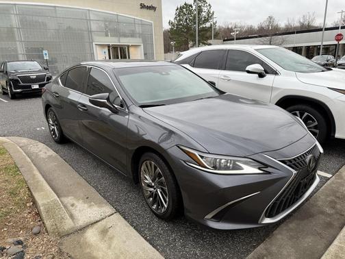 2024 Lexus ES 300h Luxury
