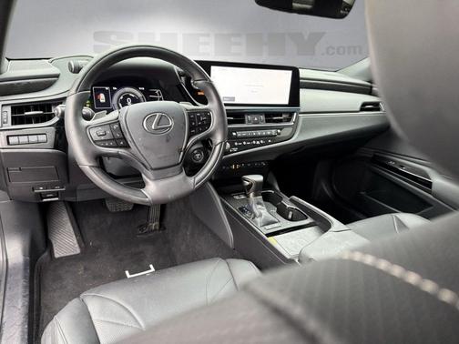 2024 Lexus ES 300h Luxury