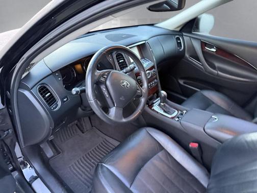 2016 INFINITI QX50 Base