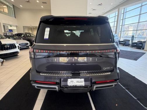 2026 INFINITI QX80 Luxe