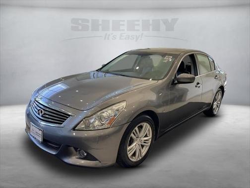 2015 INFINITI Q40 Base