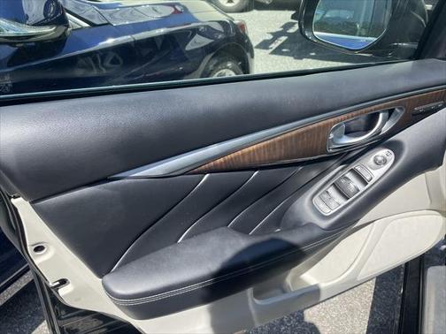 2015 INFINITI Q50 Premium